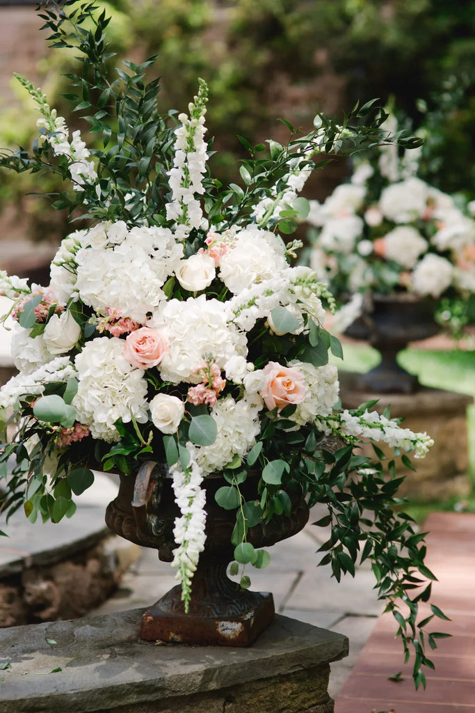 How to Choose the Perfect Wedding Flowers for Every Season