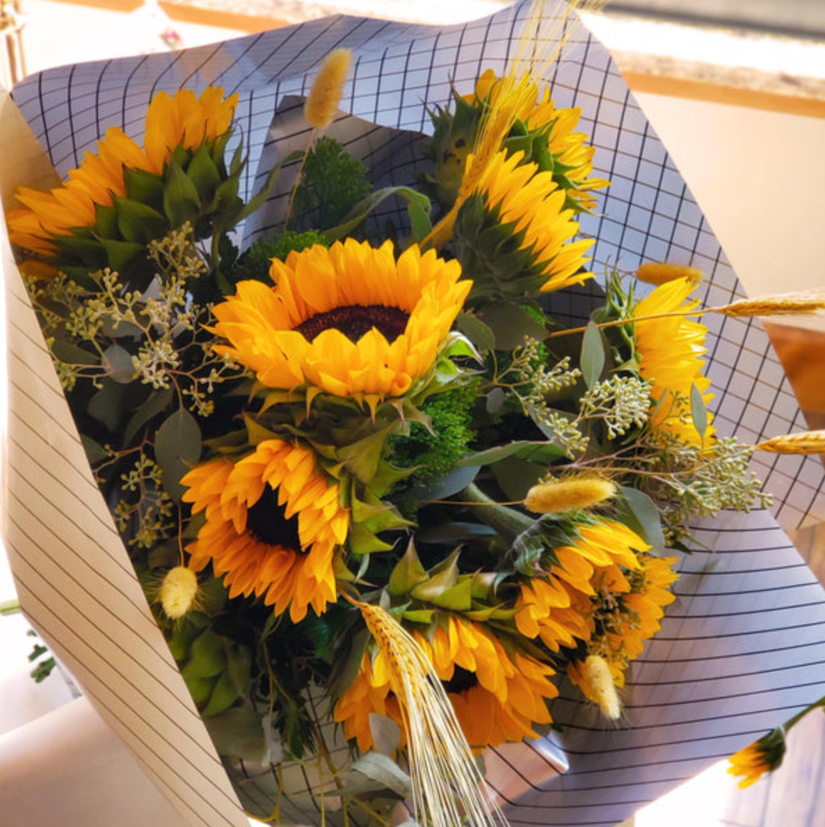 The Best Summer Flowers to Keep Your Home Vibrant & Fresh