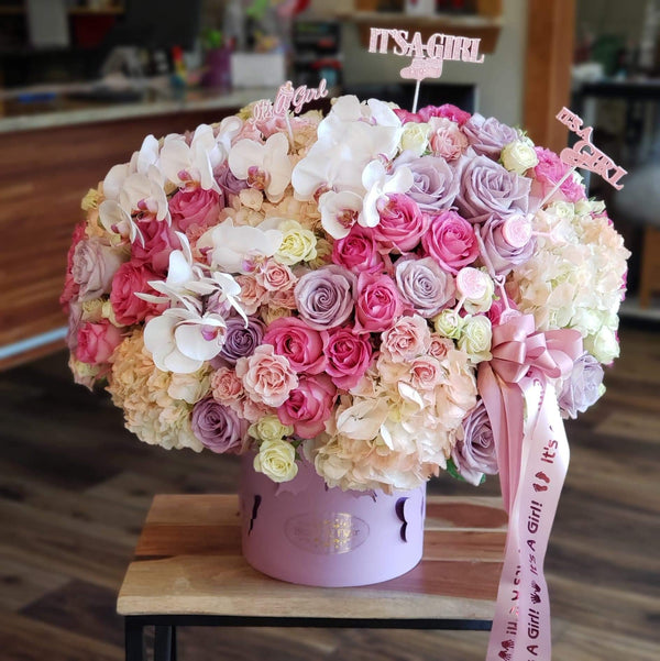 Luxury Round Butterfly -  Baby Girl Welcome - Bloom de Fleur