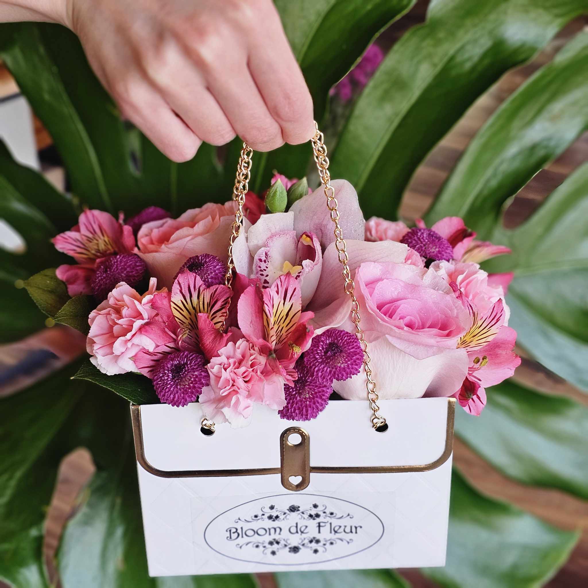 434689726_1522185335178921_432