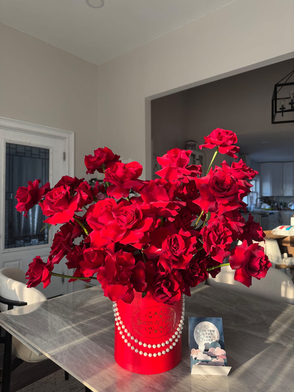 Luxury Round Red - LOVE