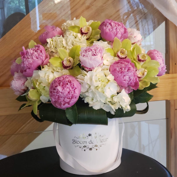Luxury White - Emily with Orchids - Bloom de Fleur